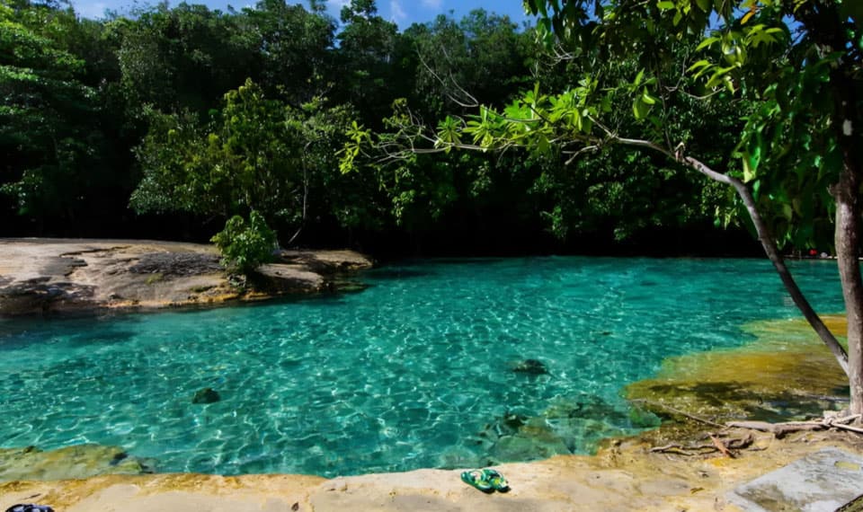 emerald blue pool krabi